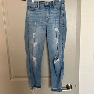 Hollister boyfriend high rise cropped jeans